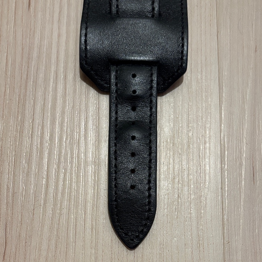 Black Leather Smartwatch Band - Picture 2 of 9